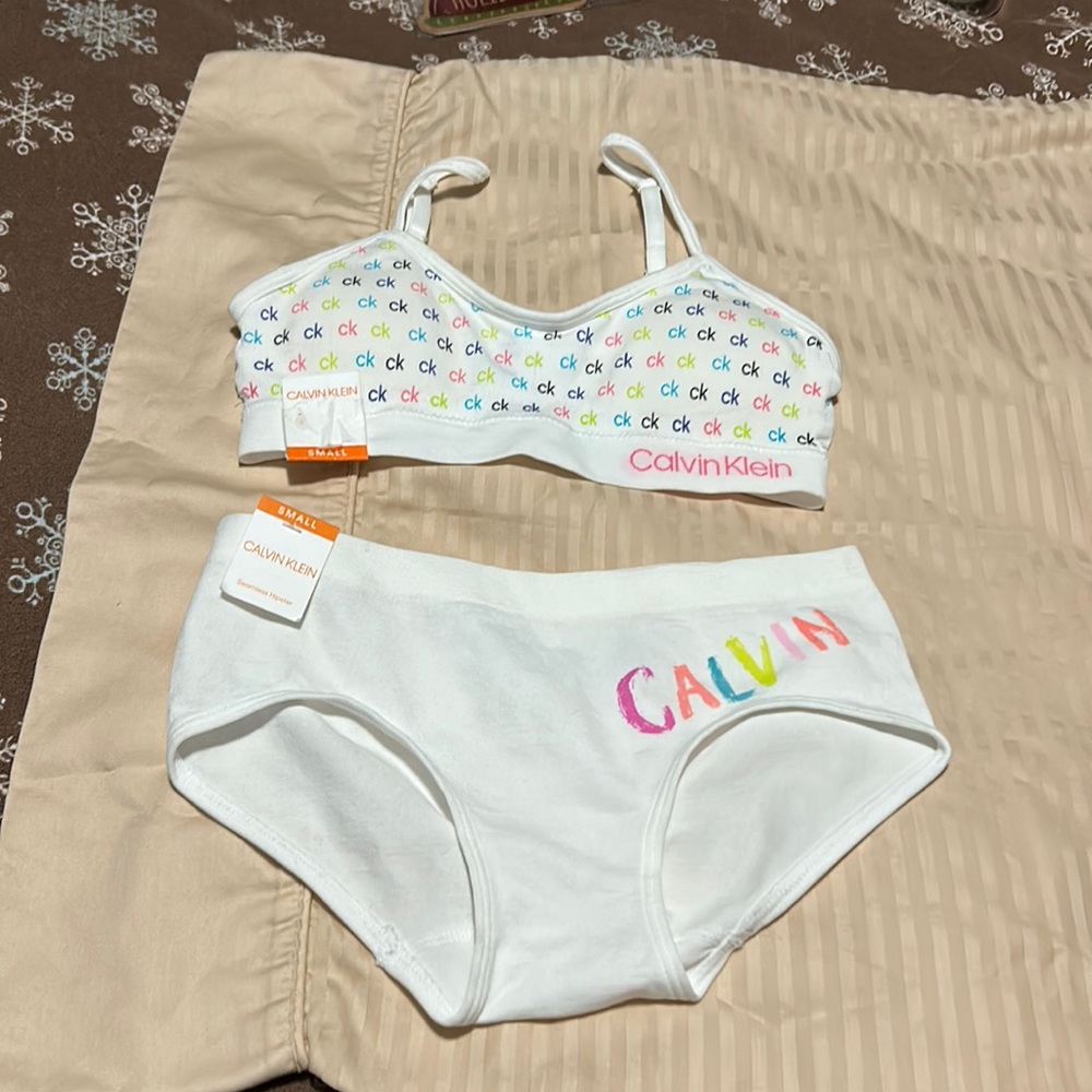 Calvin Klein kids bra and panty set size small